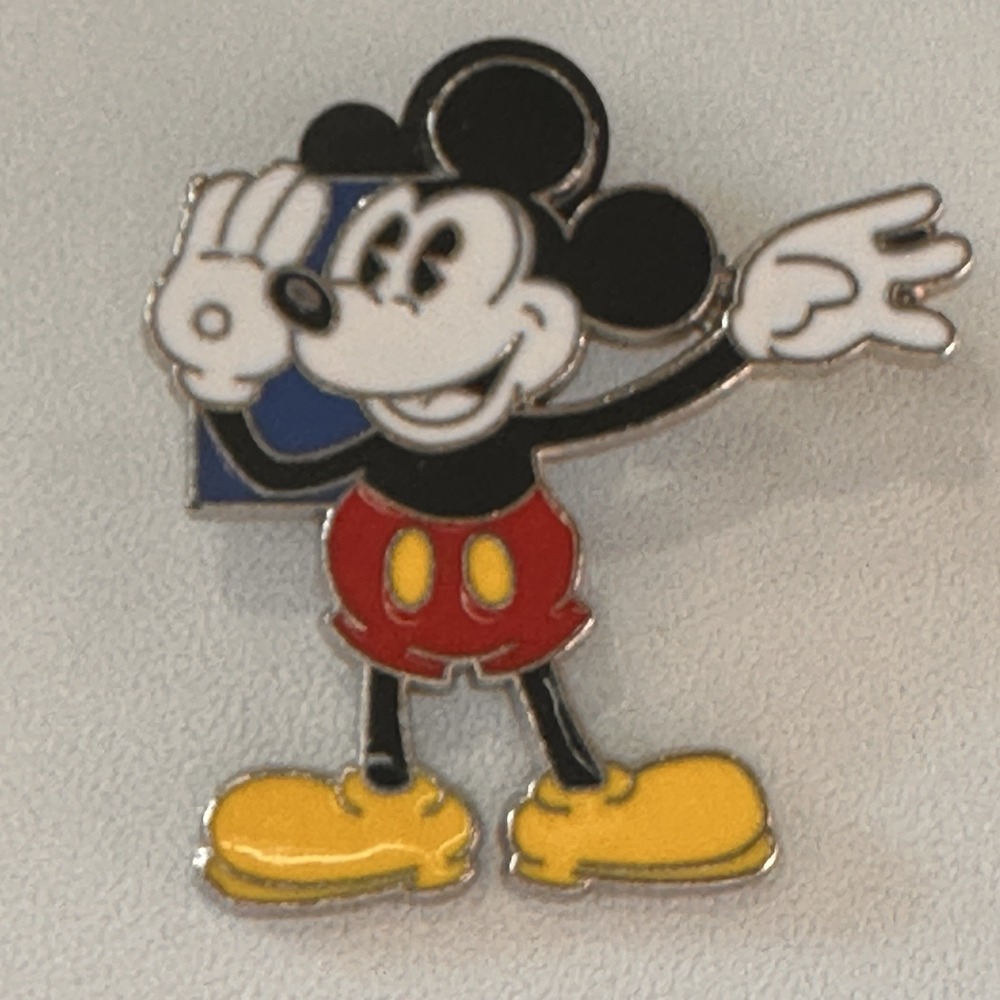 MICKEY MOUSE - CLASSIC DESIGN - COLLECTIBLE PIN - BRAND NEW - DISNEY HP603